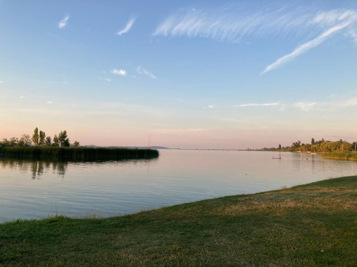 Villa Sa-Lak Balatonszárszó Exterior foto